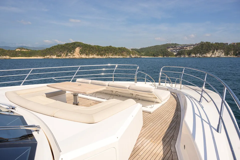 Sunseeker Sport Yacht