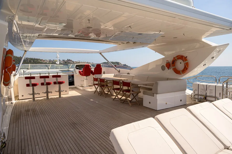 Sunseeker Sport Yacht
