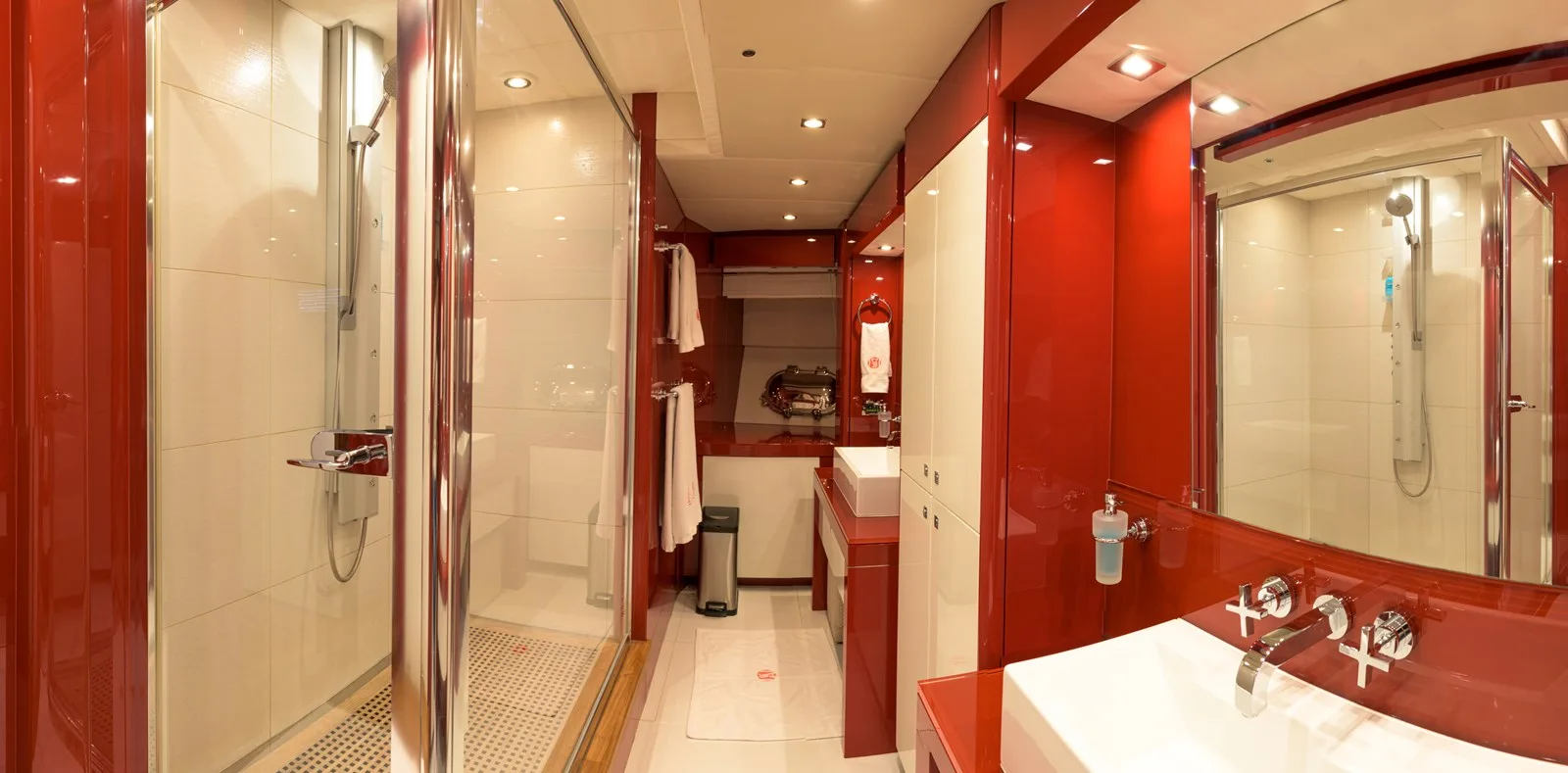 Sunseeker Sport Yacht