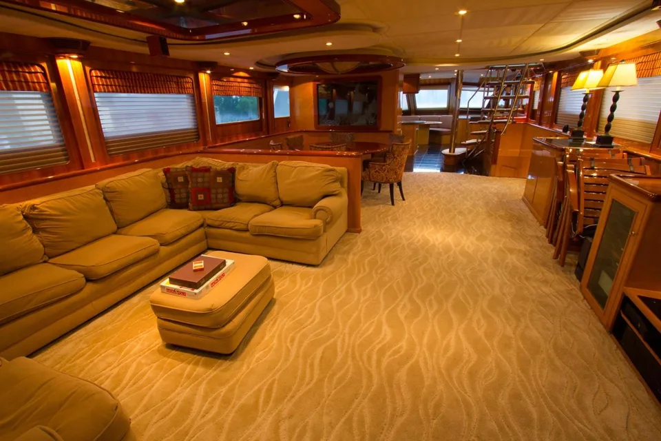 President 100 Motor Yacht