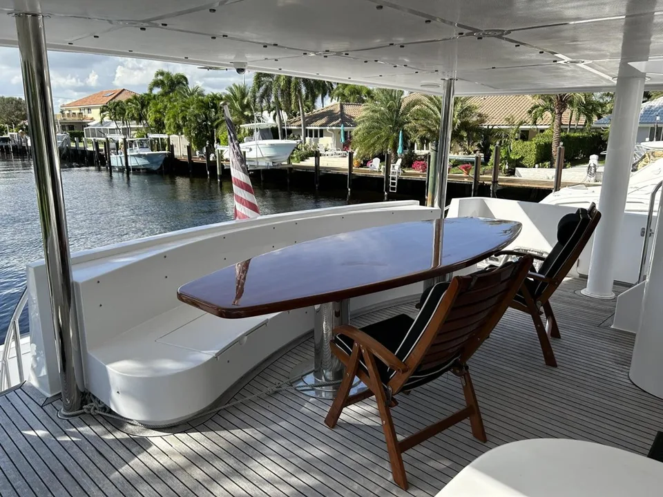 President 100 Motor Yacht