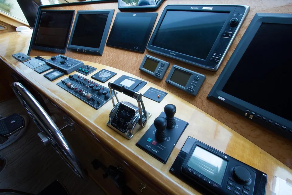 President 100 Motor Yacht