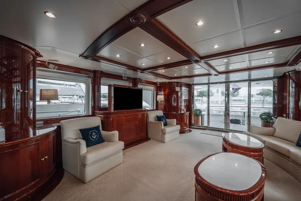 Benetti  Benetti 115