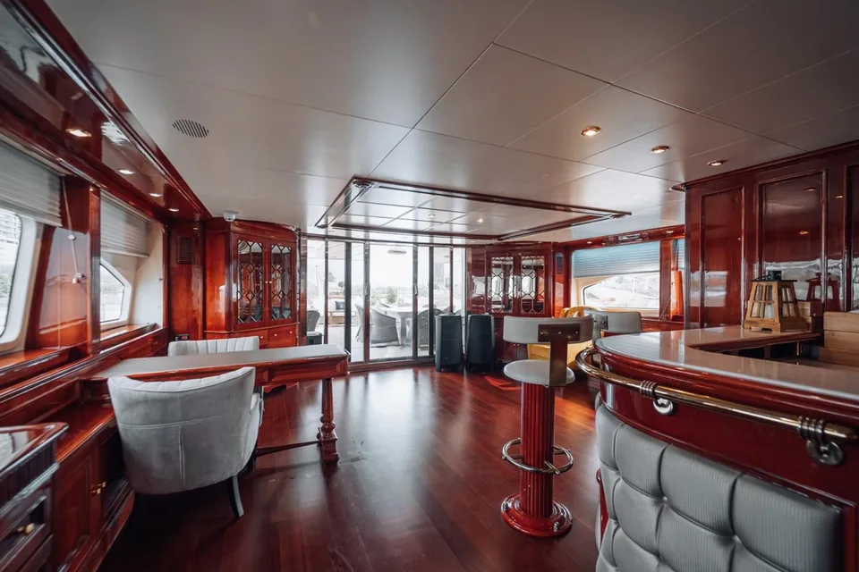 Benetti  Benetti 115