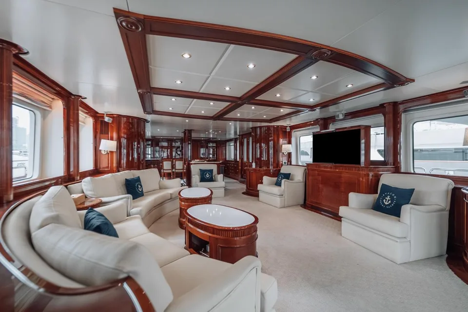 Benetti  Benetti 115