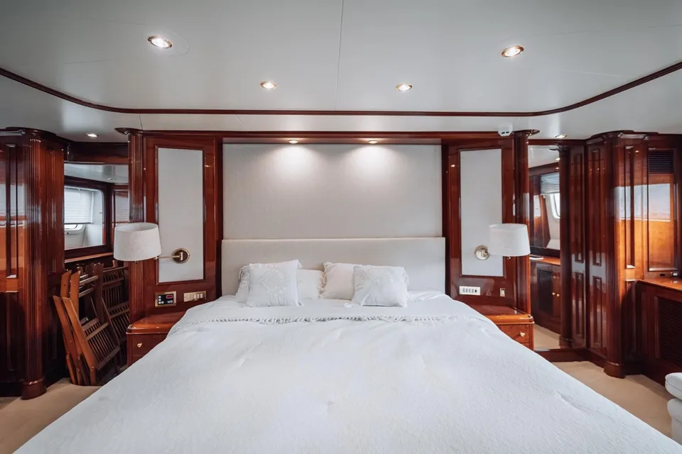 Benetti  Benetti 115