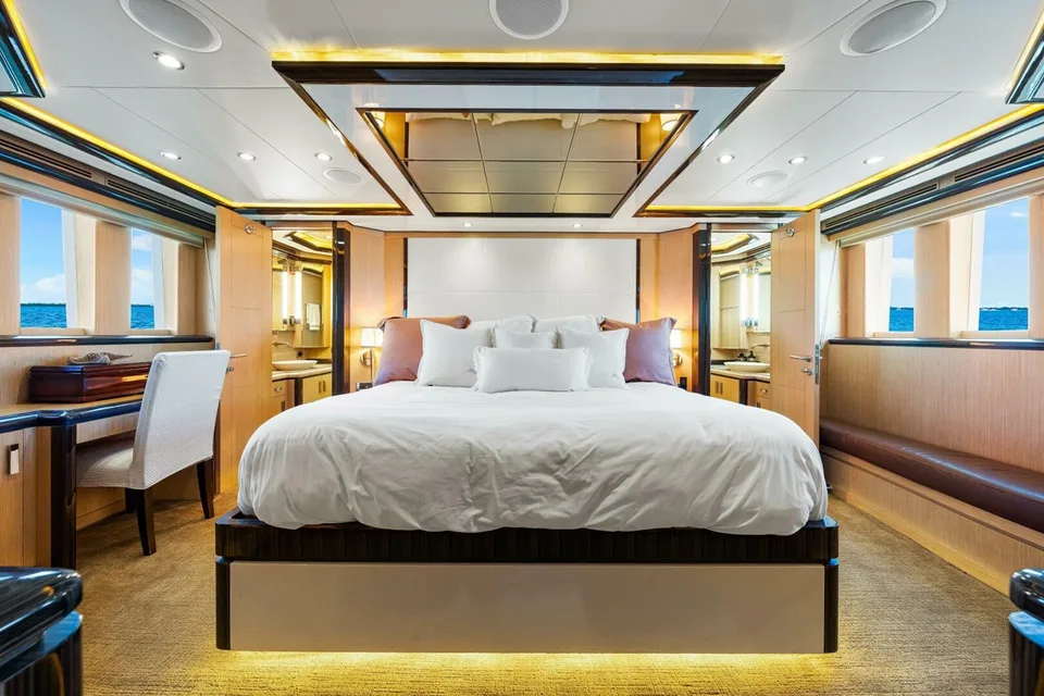 Ocean Alexander 83 Motor Yacht