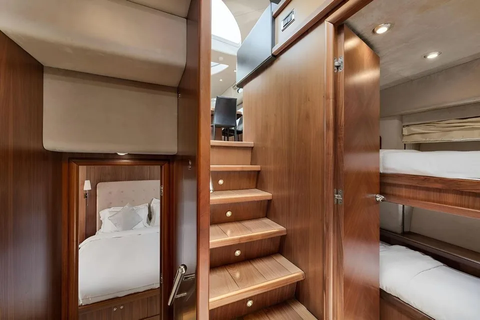 Sunseeker Predator 82