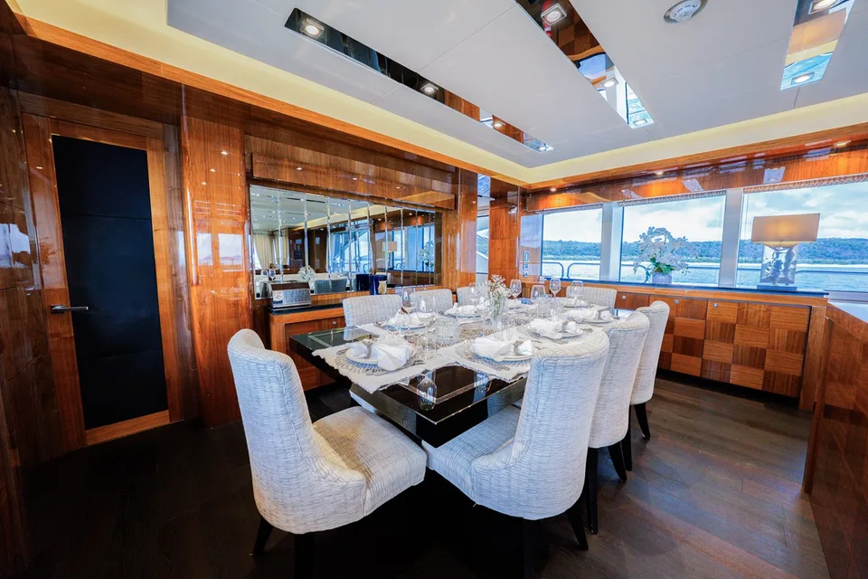 Sunseeker 115 Sport Yacht