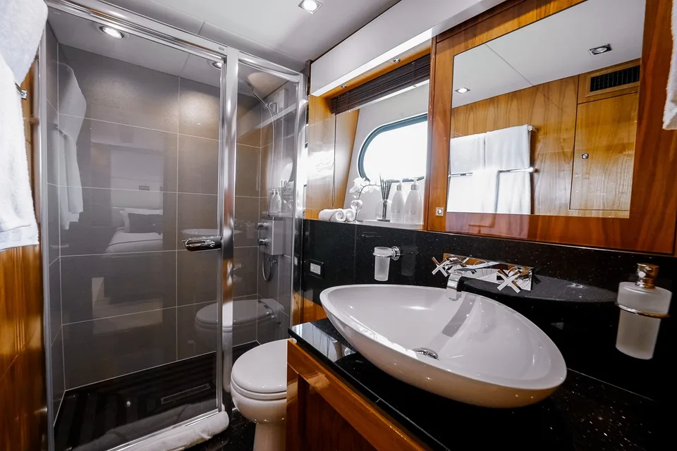 Sunseeker 115 Sport Yacht