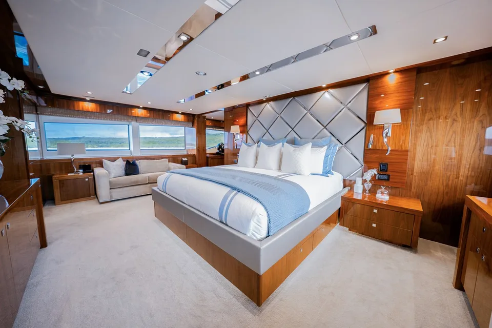 Sunseeker 115 Sport Yacht