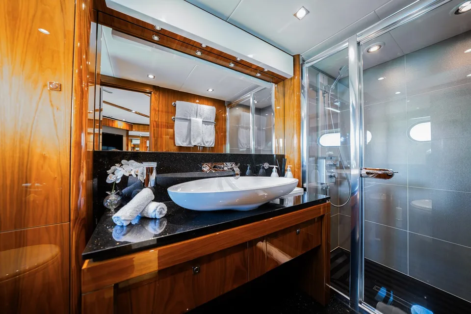 Sunseeker 115 Sport Yacht