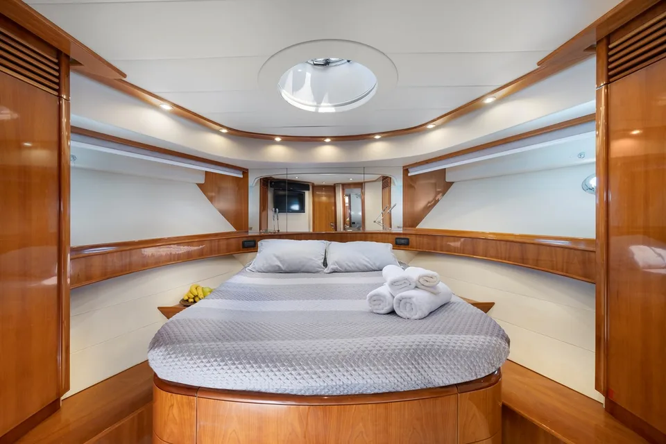Pershing 88