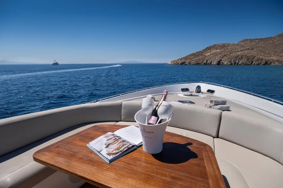 Pershing 88