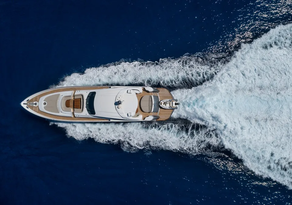 Pershing 88