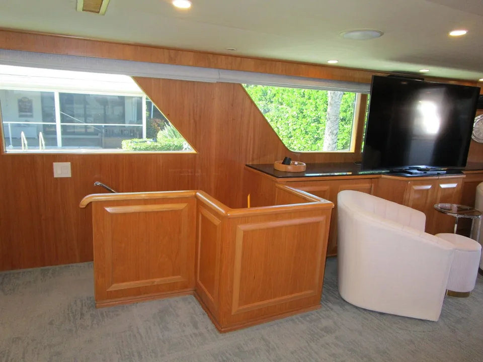 Burger Boat Company Flush Deck with Flybridge