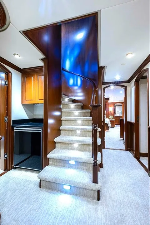Christensen Raised Pilothouse