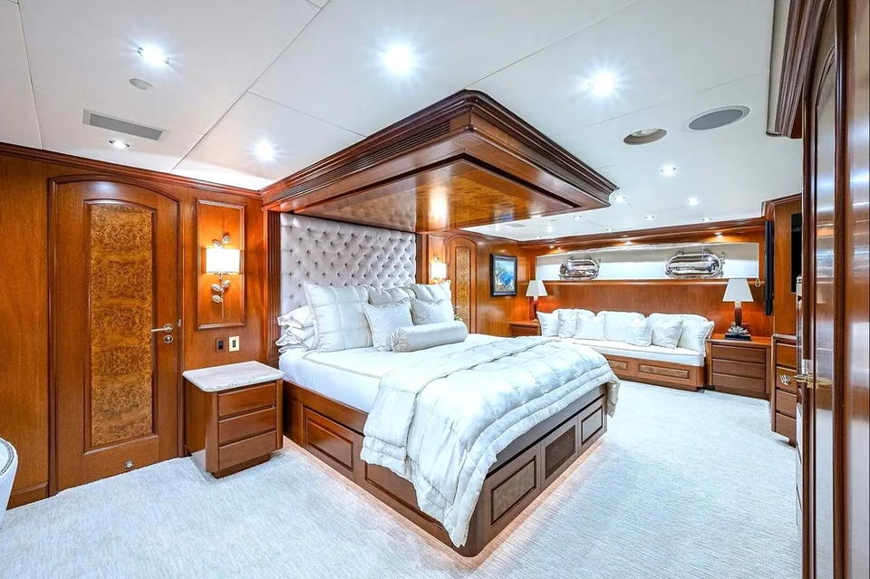 Christensen Raised Pilothouse