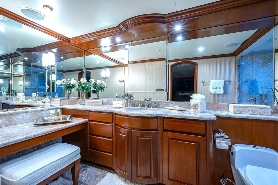 Christensen Raised Pilothouse