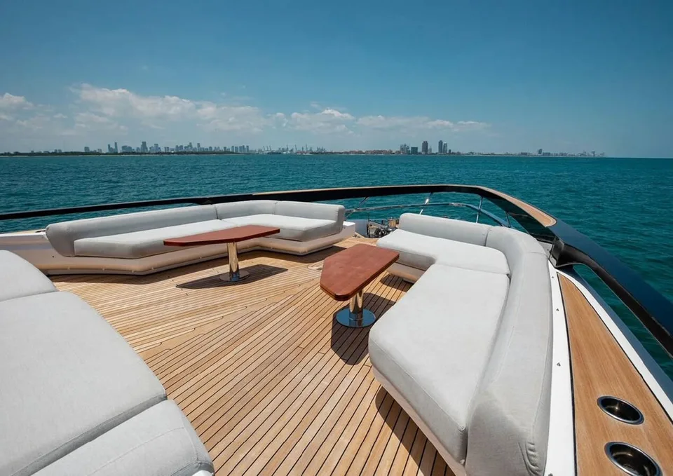 Azimut S10
