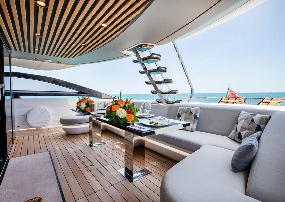 Azimut S10