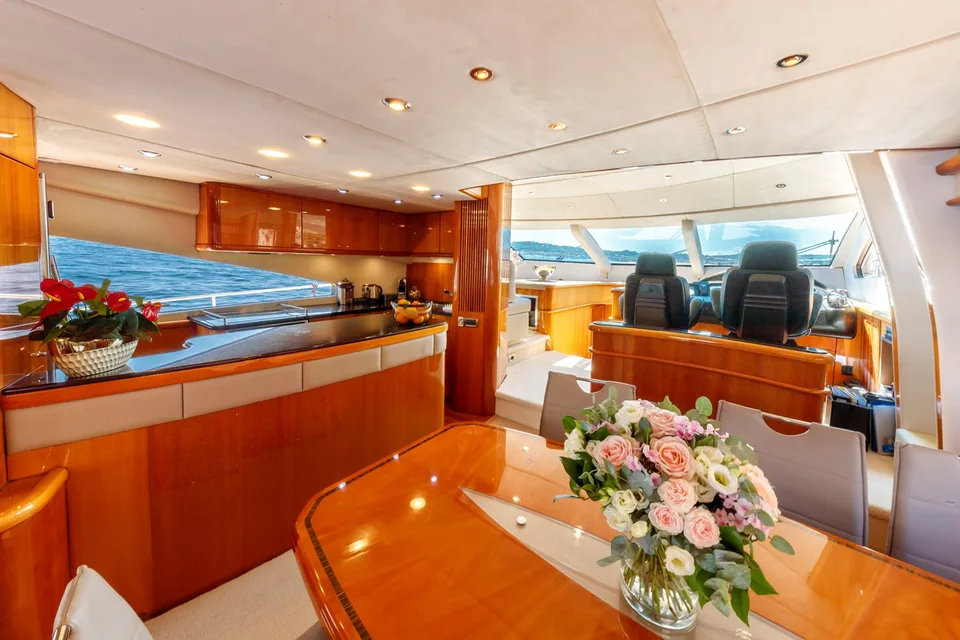 Sunseeker 82