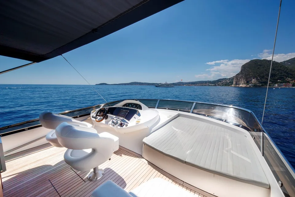 Sunseeker 82