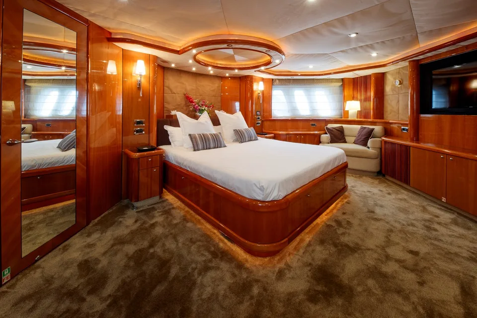 Sunseeker 82