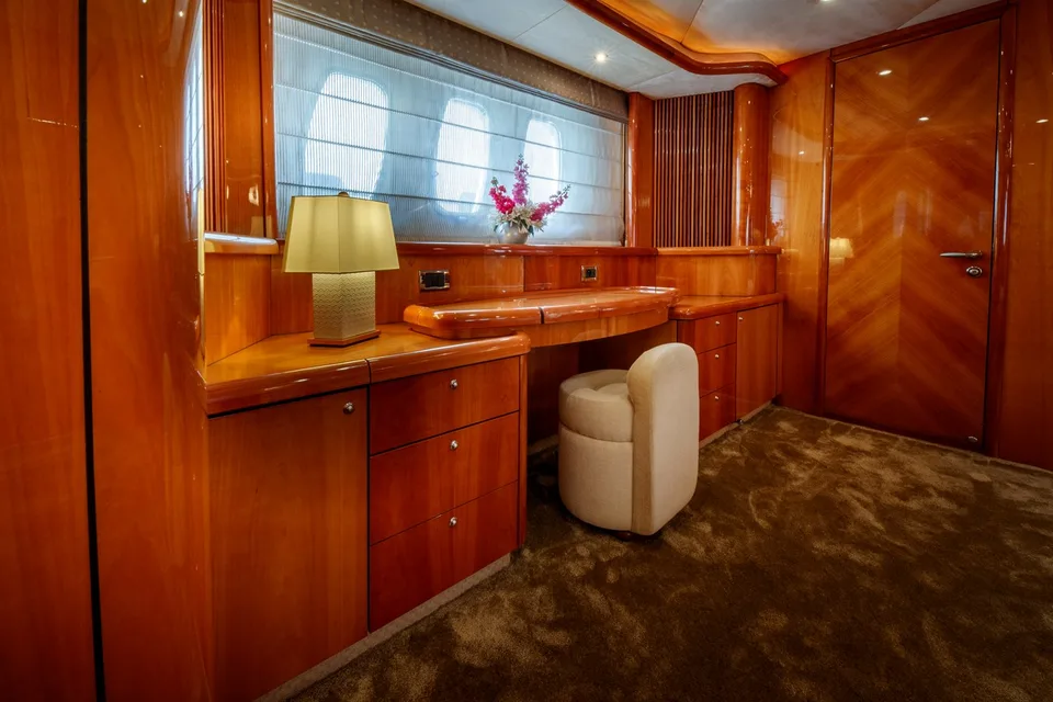 Sunseeker 82