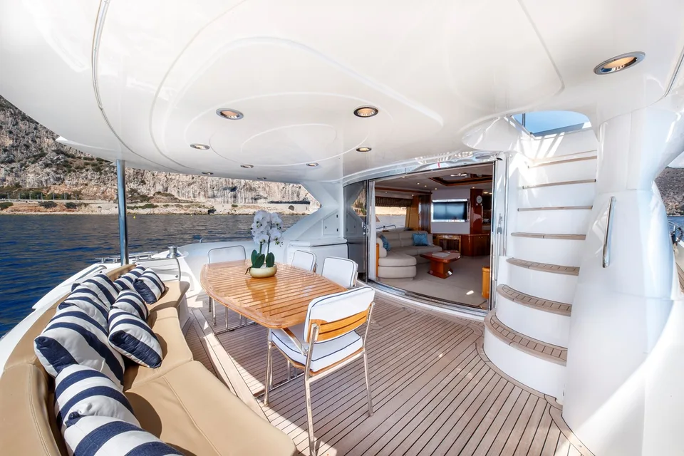 Sunseeker 82