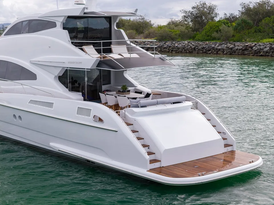Warren 87 Skylounge Motor Yacht