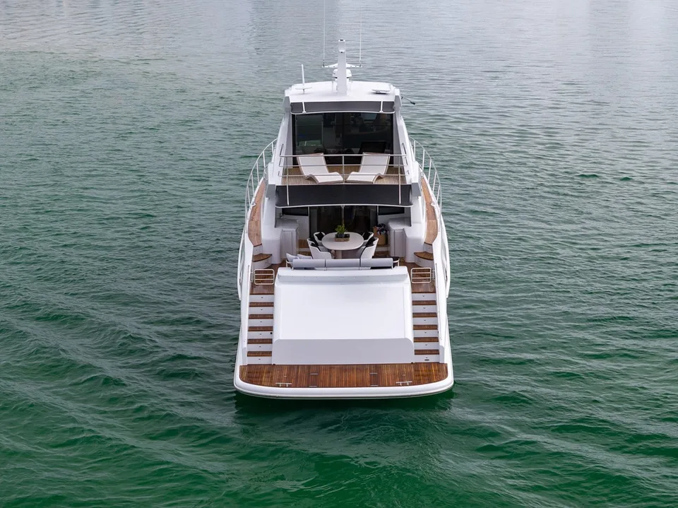 Warren 87 Skylounge Motor Yacht