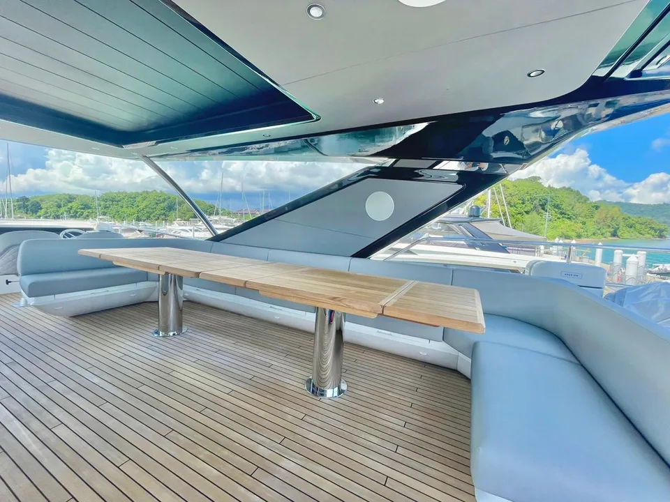Sunseeker 88 Yacht