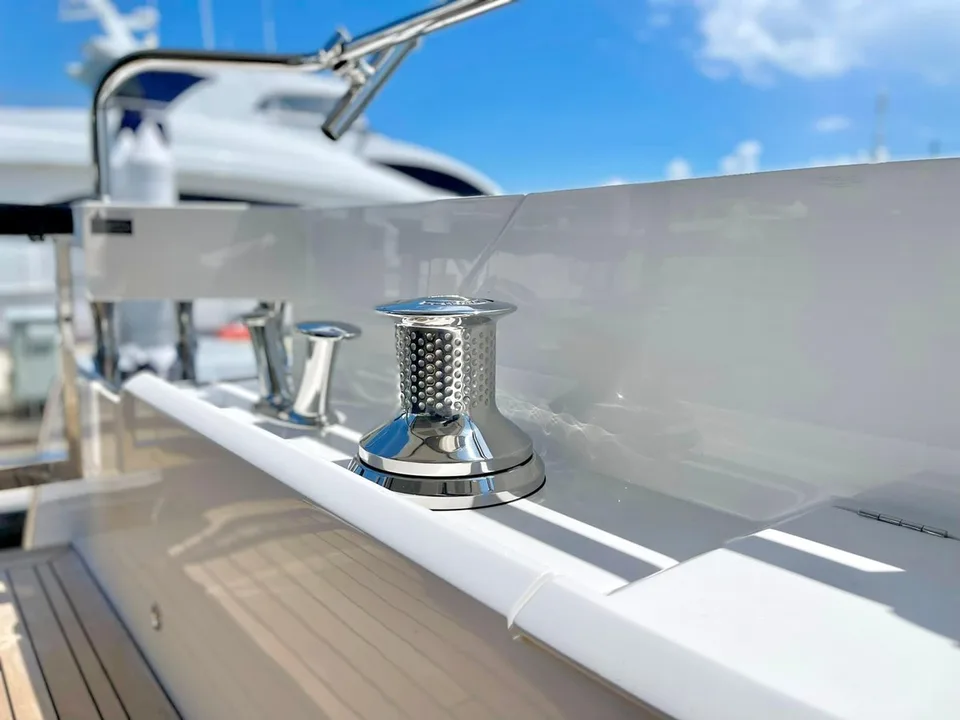 Sunseeker 88 Yacht