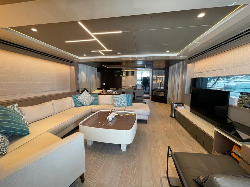 Sunseeker 88 Yacht