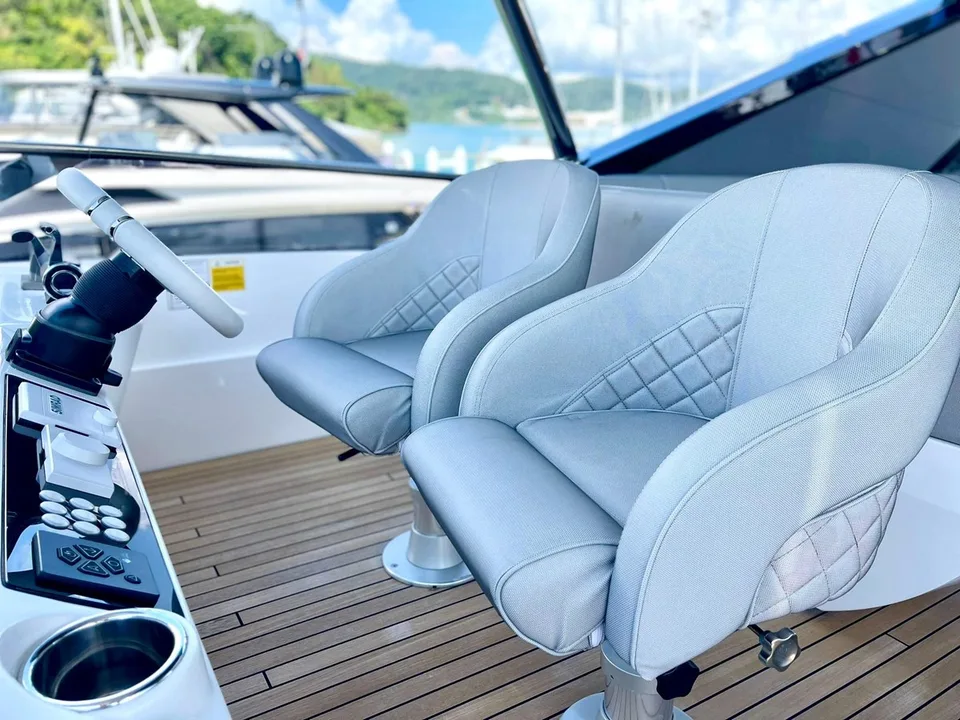 Sunseeker 88 Yacht