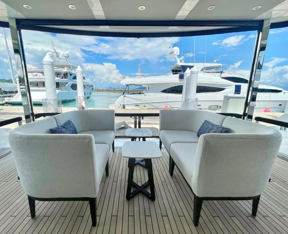 Sunseeker 88 Yacht