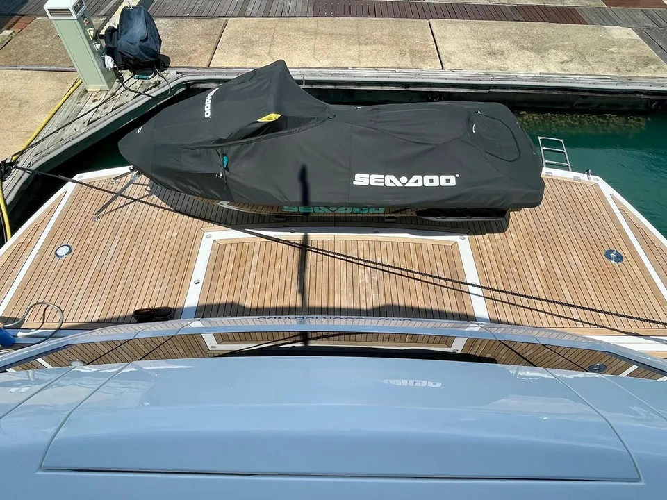 Sunseeker 88 Yacht