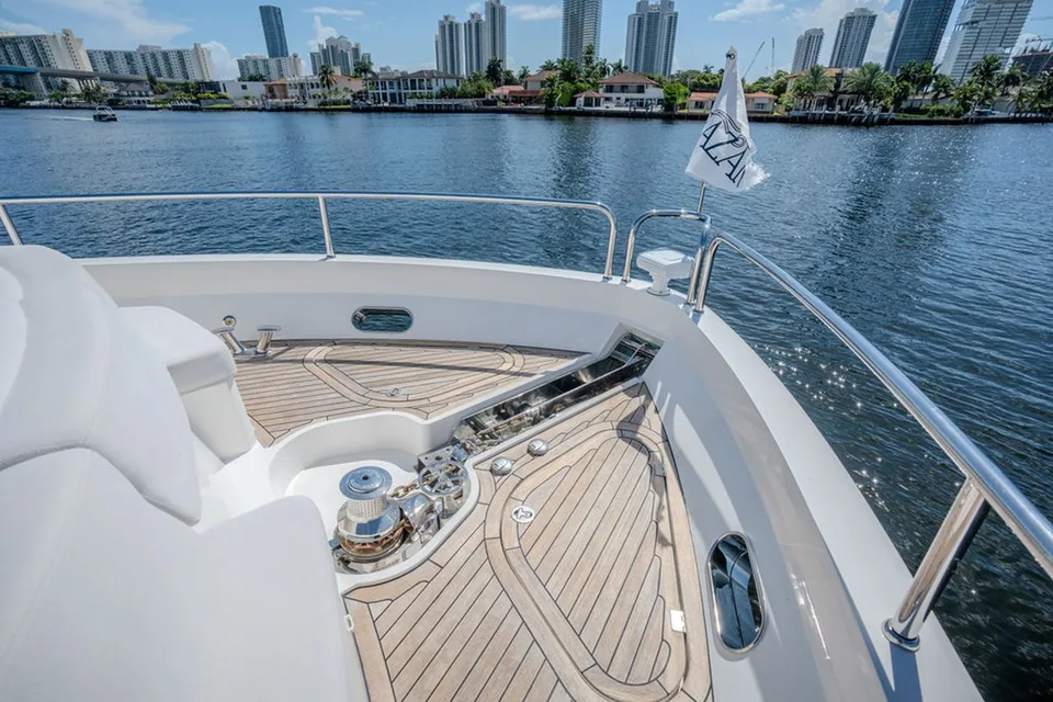 Sunseeker 86 YACHT