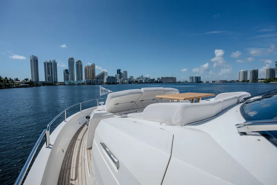 Sunseeker 86 YACHT
