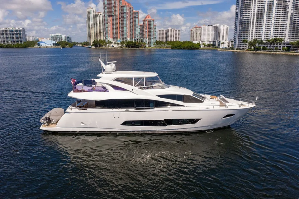 Sunseeker 86 YACHT