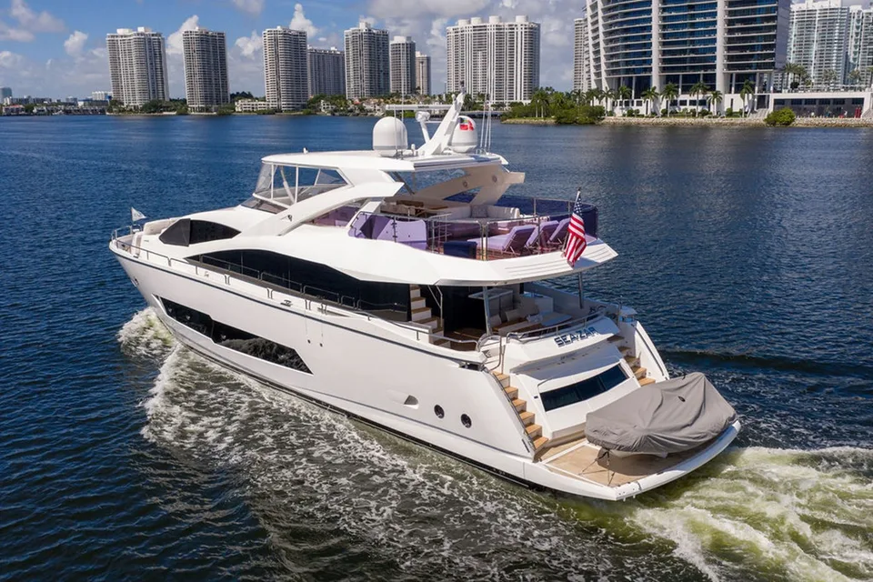 Sunseeker 86 YACHT