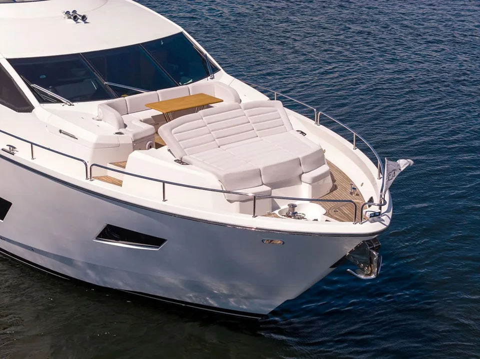 Sunseeker 86 YACHT