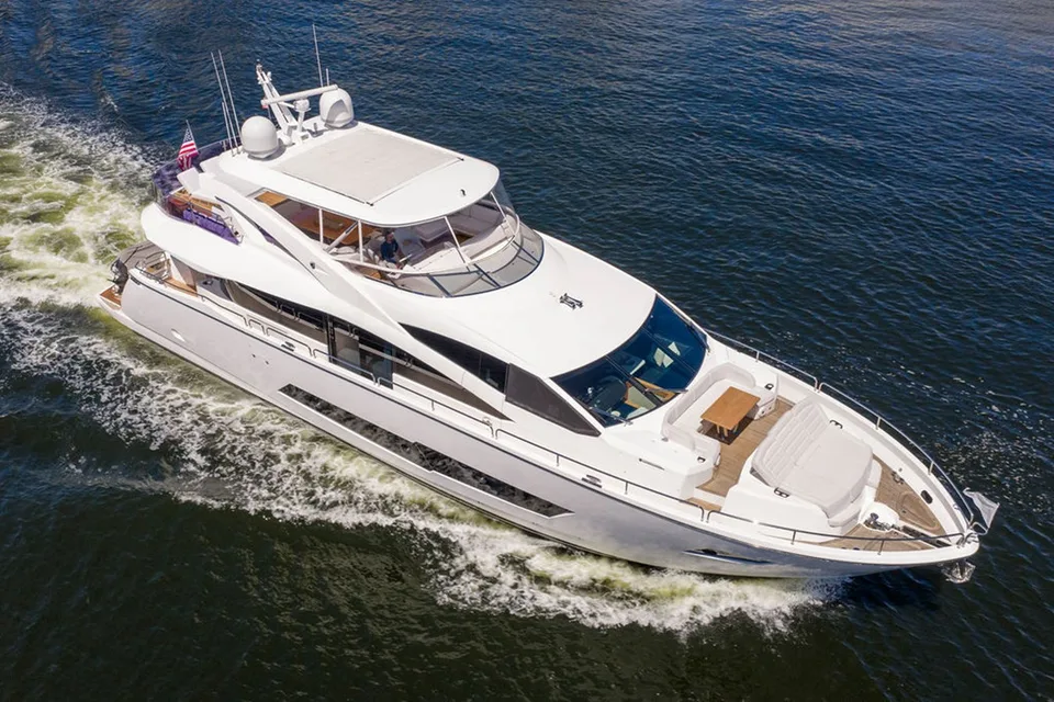 Sunseeker 86 YACHT