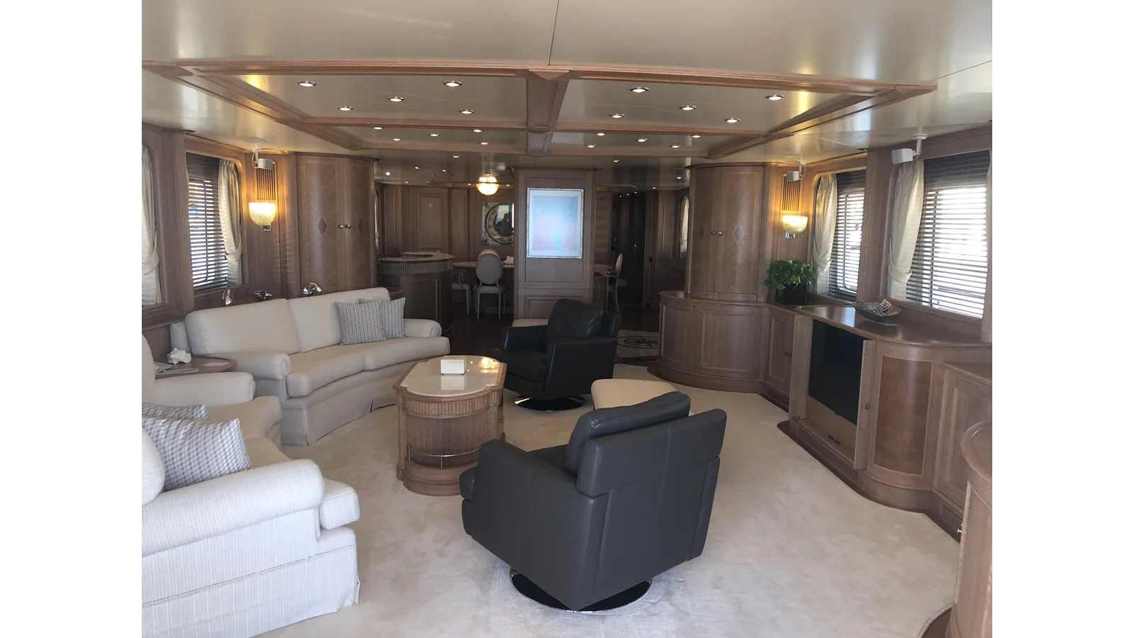 Benetti Cockpit