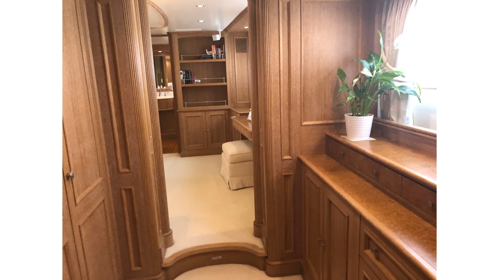 Benetti Cockpit