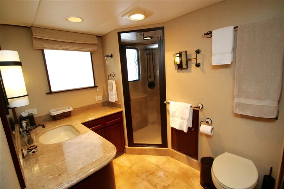Abd Aluminum Ltd. Enclosed Pilothouse