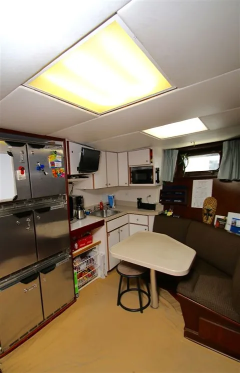 Abd Aluminum Ltd. Enclosed Pilothouse