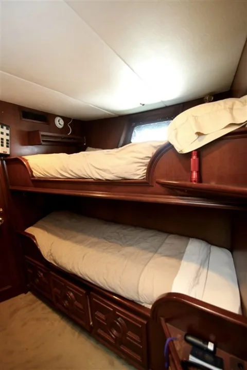 Abd Aluminum Ltd. Enclosed Pilothouse