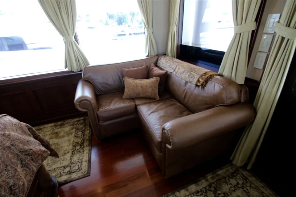 Abd Aluminum Ltd. Enclosed Pilothouse